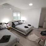 Apartament Honey House