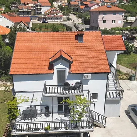 Apartment Honey House *