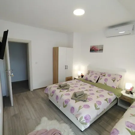 Апартаменты Honey House